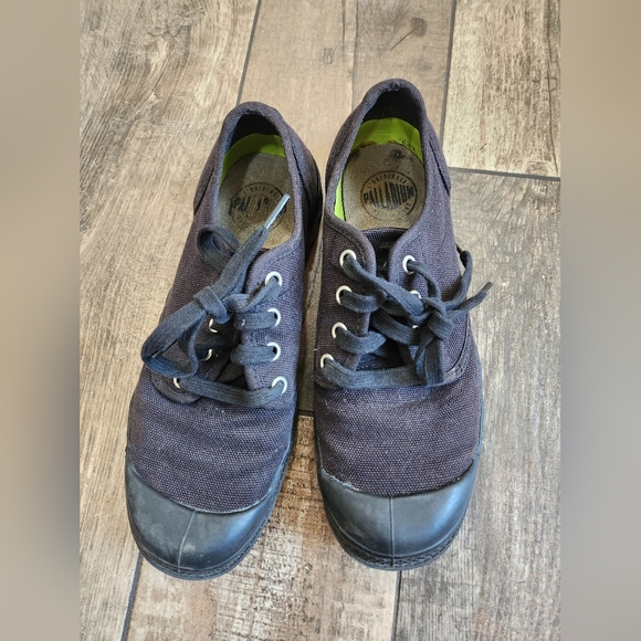 Shoes - Picture 4 of 6